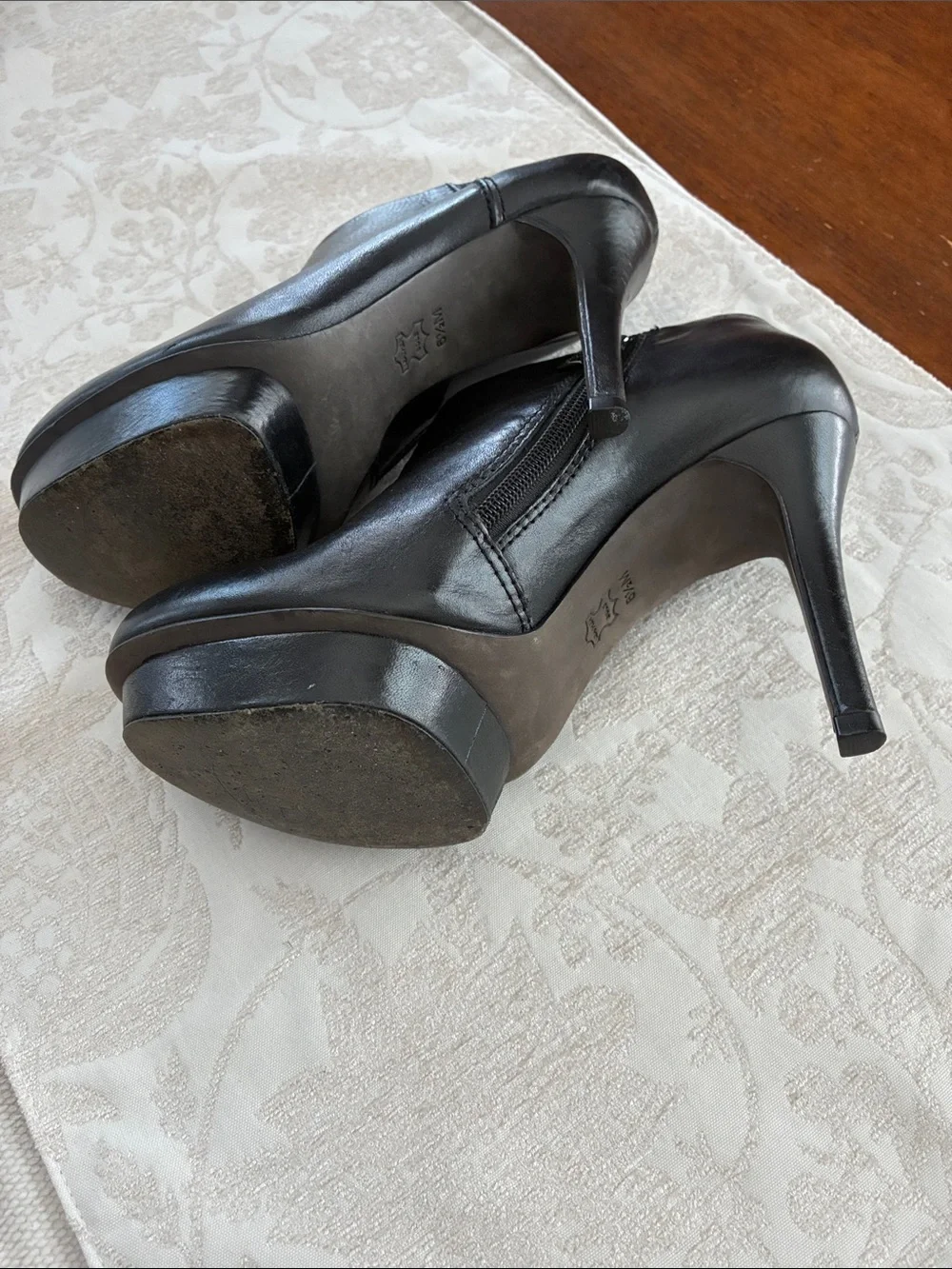Tory Burch Classic Black Leather High-Heel Ankle Booties with Side Zip